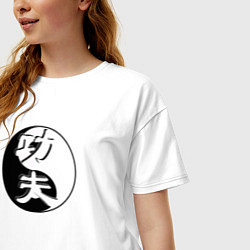 Футболка оверсайз женская Кунг-фу логотип на фоне знака ИНЬ-ЯНЬ, цвет: белый — фото 2