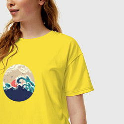 Футболка оверсайз женская Большие океанские волны и силуэт острова на закате, цвет: желтый — фото 2