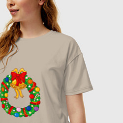Футболка оверсайз женская Новогодний мультяшный венок, цвет: миндальный — фото 2
