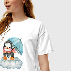 Футболка оверсайз женская Пингвин на облаке с зонтом, цвет: белый — фото 2