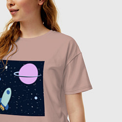 Футболка оверсайз женская Космос, ракета летит к планете, цвет: пыльно-розовый — фото 2