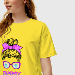 Футболка оверсайз женская Лето - девушка в розовых солнцезащитных очках, цвет: желтый — фото 2