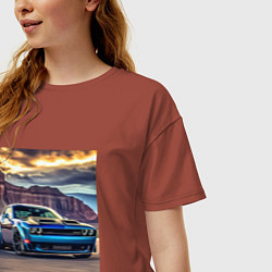 Футболка оверсайз женская Авто Додж Челленджер, цвет: кирпичный — фото 2