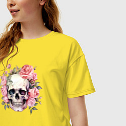 Футболка оверсайз женская Череп в розовых розах, цвет: желтый — фото 2