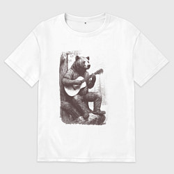 Женская футболка оверсайз Медведь в лесу играет на акустической гитаре