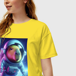 Футболка оверсайз женская Полёт капибары в космосе - неон, цвет: желтый — фото 2