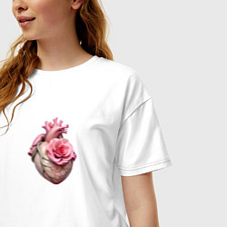Футболка оверсайз женская Настоящее сердце и роза цветка, цвет: белый — фото 2