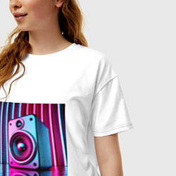 Футболка оверсайз женская Неоновая акустика на вечеринке, цвет: белый — фото 2