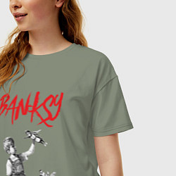 Футболка оверсайз женская Стрит арт граффити Бэнкси - мальчик, цвет: авокадо — фото 2
