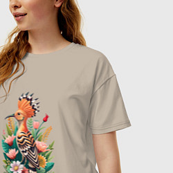Футболка оверсайз женская Птица удод среди цветов, цвет: миндальный — фото 2