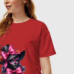 Футболка оверсайз женская Девушка в гриме кошки и в черной шляпе и с розовым, цвет: красный — фото 2