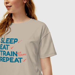 Футболка оверсайз женская Eat sleep train repeat - blue and red, цвет: миндальный — фото 2