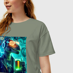 Футболка оверсайз женская Крутой Дино в неоновых очках - нейроарт, цвет: авокадо — фото 2