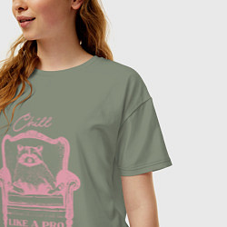 Футболка оверсайз женская Енот чилит как про, цвет: авокадо — фото 2