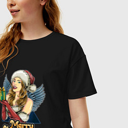 Футболка оверсайз женская Снегурочка с подарком, цвет: черный — фото 2