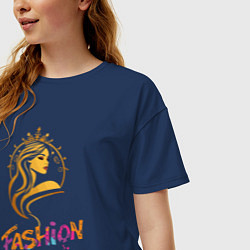 Футболка оверсайз женская Fashion - портрет девушки, цвет: тёмно-синий — фото 2