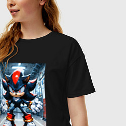 Футболка оверсайз женская Ежик Шедоу в коридоре, цвет: черный — фото 2