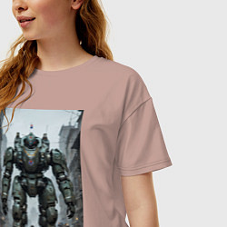 Футболка оверсайз женская Конвой роботов в городе, цвет: пыльно-розовый — фото 2