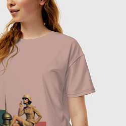 Футболка оверсайз женская Девушка на орудийной башне ретрофутуризм поп-арт 1, цвет: пыльно-розовый — фото 2