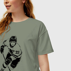 Футболка оверсайз женская Аниме хоккеист в атаке, цвет: авокадо — фото 2