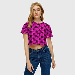 Футболка 3D укороченная женская Black and pink hearts pattern on checkered, цвет: 3D-принт — фото 2