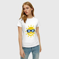 Футболка хлопковая женская Солнышко в очках, цвет: белый — фото 2