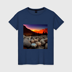 Женская футболка Горный пейзаж в закате солнца, каменная река
