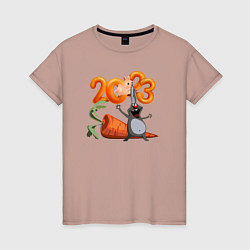 Женская футболка Заяц с большой морковкой - новый год