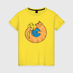 Футболка хлопковая женская Арт мультяшный рыжий кот с клубком спит котуром, цвет: желтый