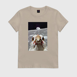 Футболка хлопковая женская Курица селфи на луне, цвет: миндальный