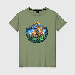 Футболка хлопковая женская Медведь на природе, цвет: авокадо