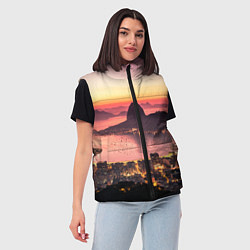 Женский жилет Розовый город между скал, цвет: 3D-красный — фото 2