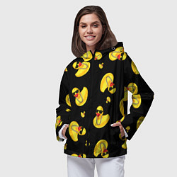 Ветровка с капюшоном женская Жёлтая уточка в в темных очках и цепочке на черном, цвет: 3D-черный — фото 2