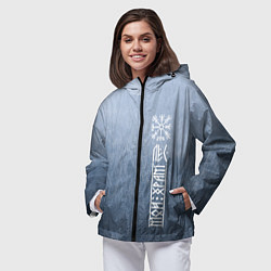 Ветровка с капюшоном женская Обережный компас рун и северный лес, цвет: 3D-черный — фото 2